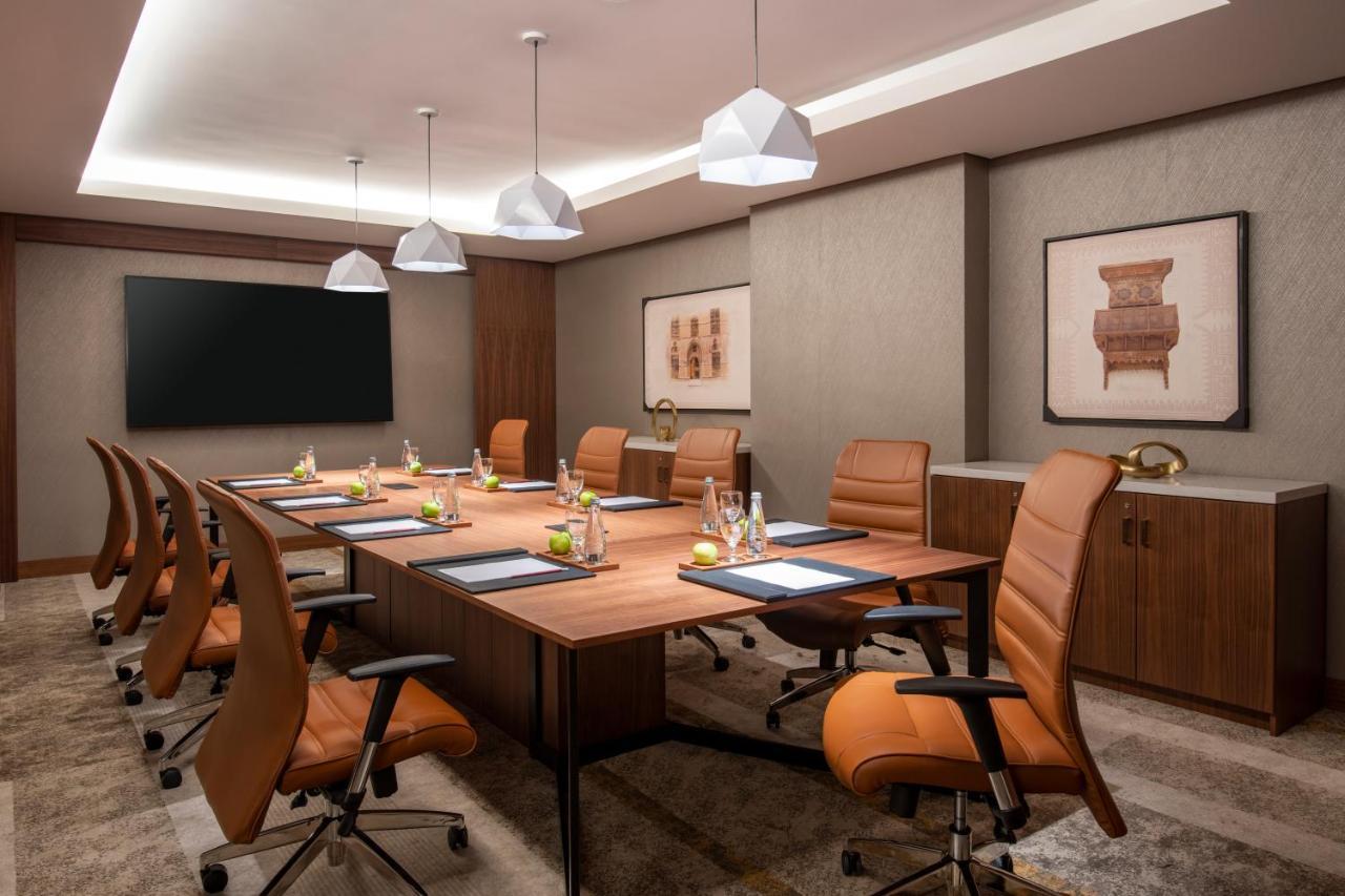 Swissotel Living Djedda Buitenkant foto Boardroom at The Westin
