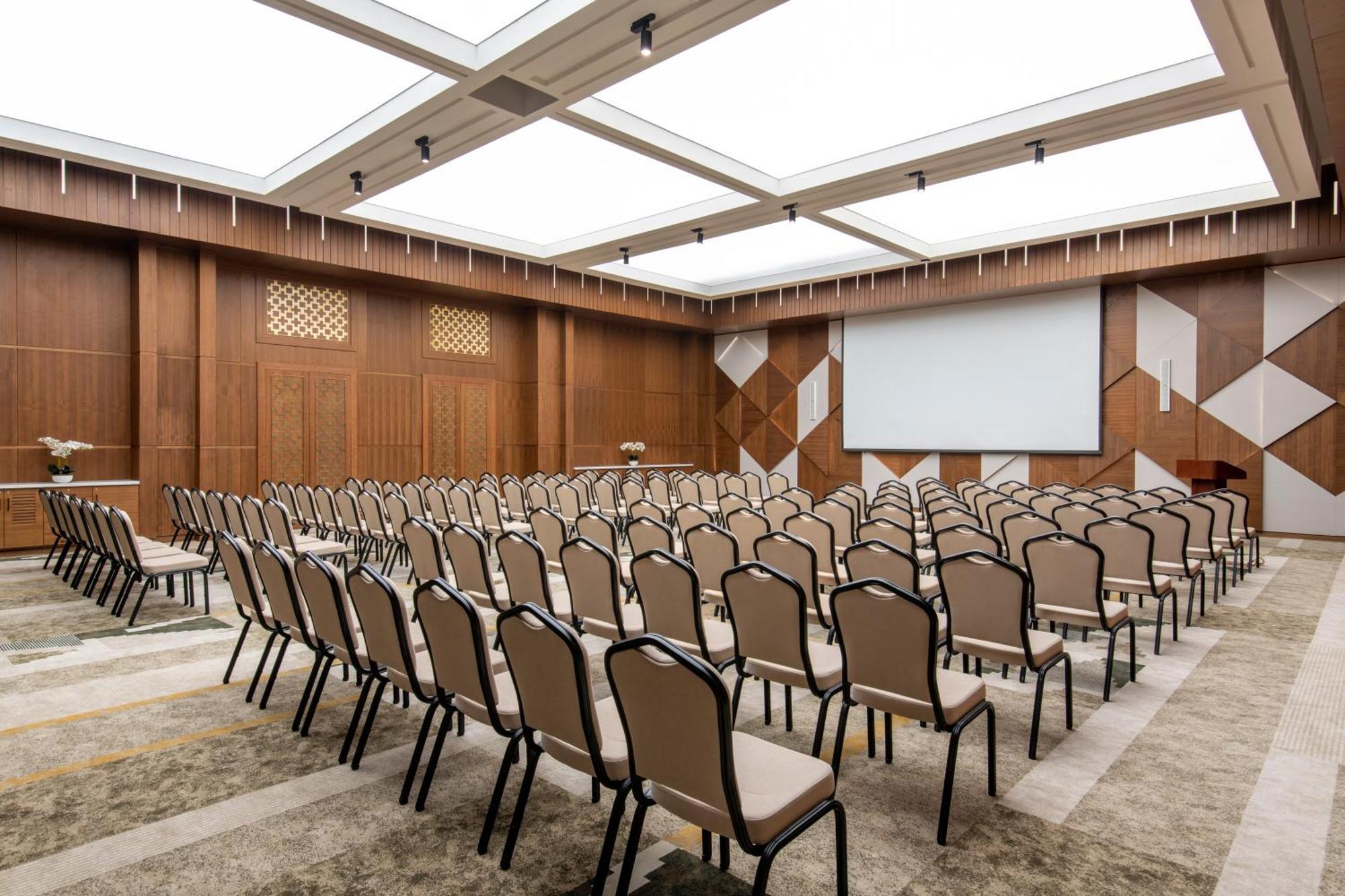 Swissotel Living Djedda Buitenkant foto The main conference hall