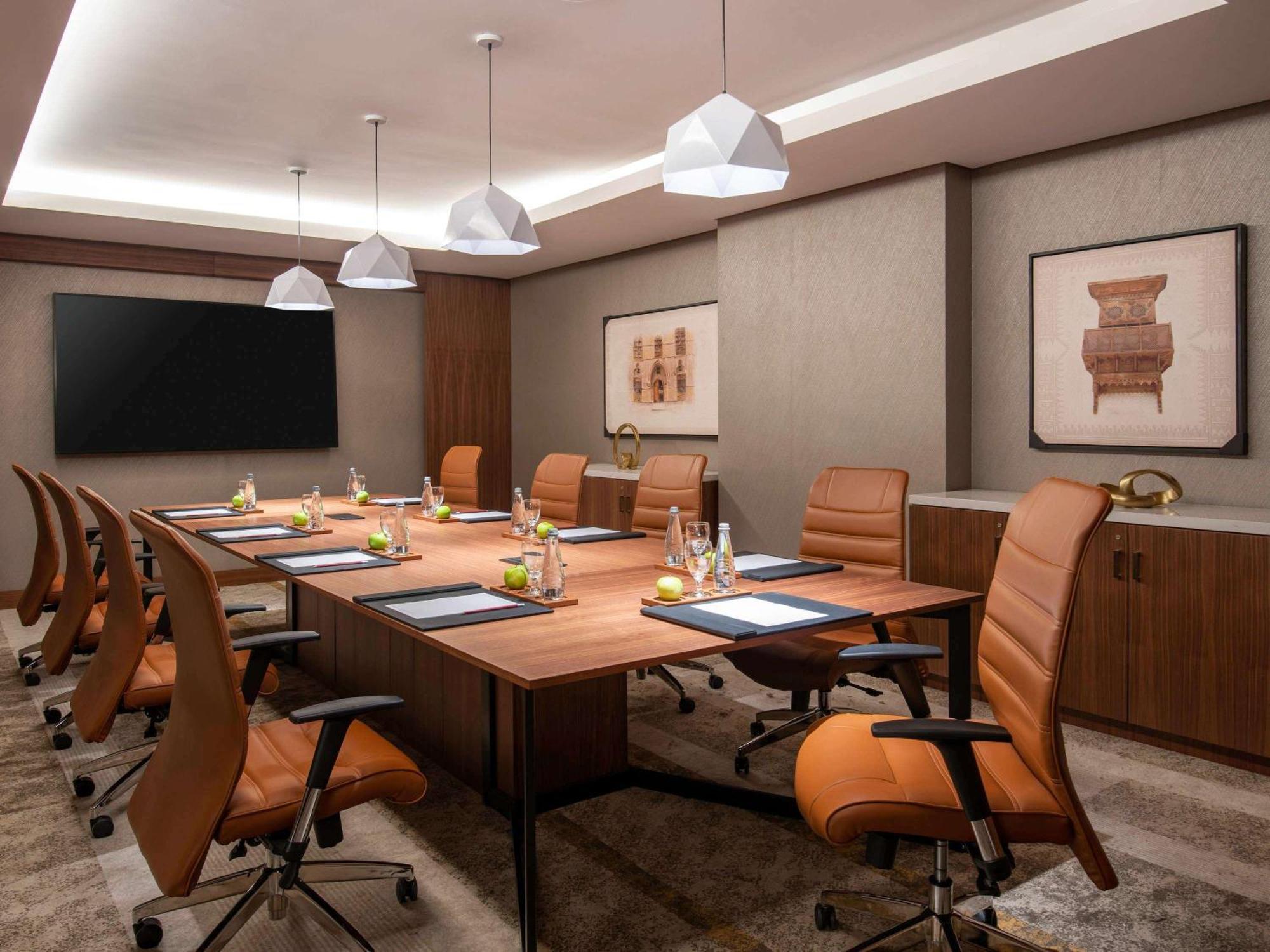 Swissotel Living Djedda Buitenkant foto Boardroom at The Westin