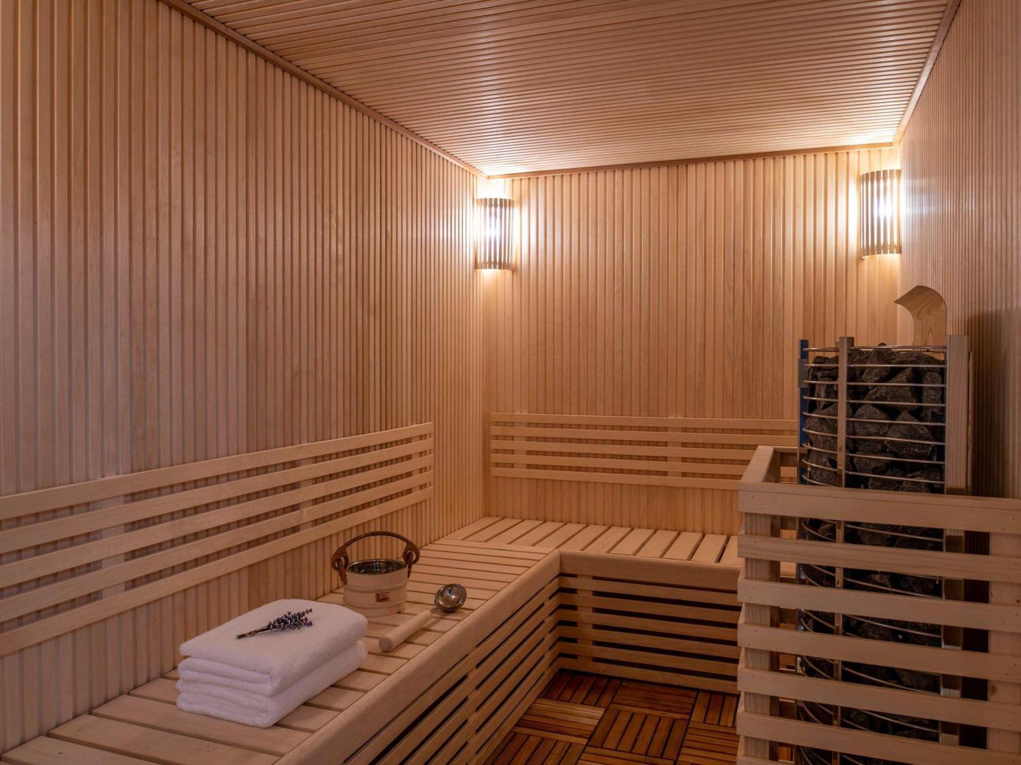 Swissotel Living Djedda Buitenkant foto A Finnish sauna