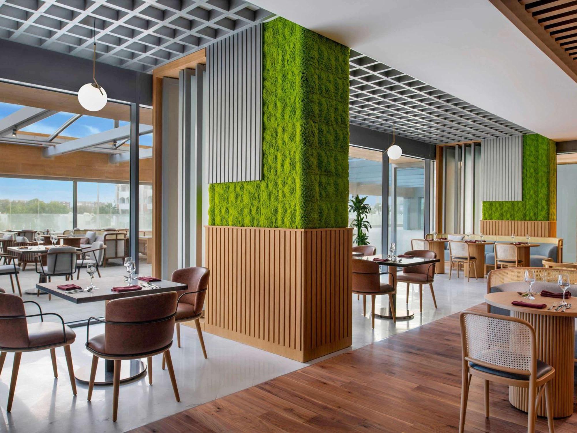 Swissotel Living Djedda Buitenkant foto The restaurant